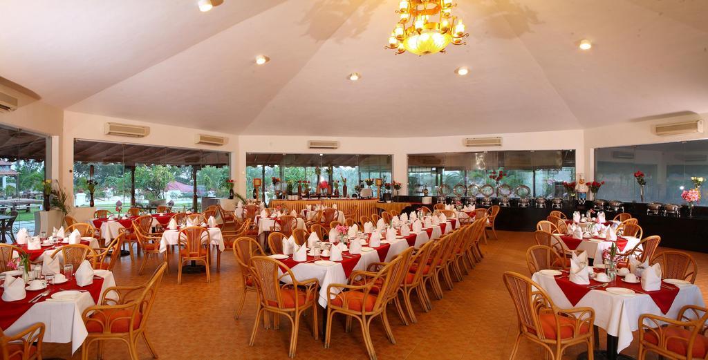 Chariot Beach Resort Mahabalipuram Restaurant photo